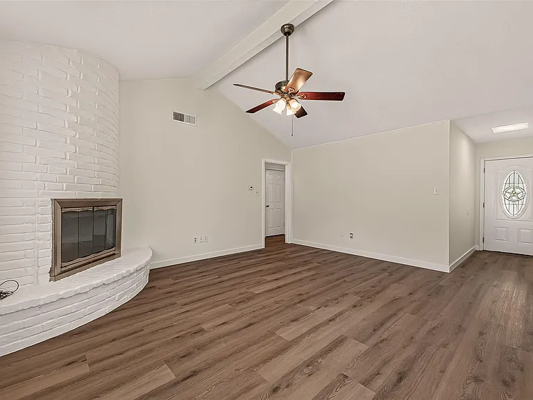 313 Stratmore Dr — Photo 6