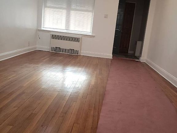 5th image of 215 E 86th St Floor 1