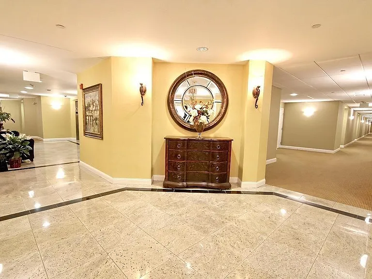 120 Wyllis Ave #118 — Photo 9
