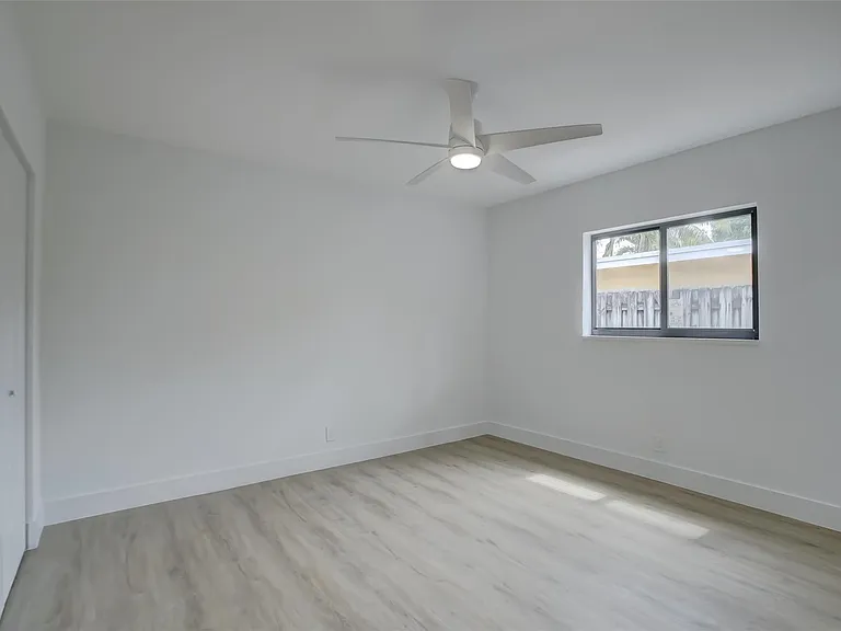 2155 NE 56th Ct — Photo 26