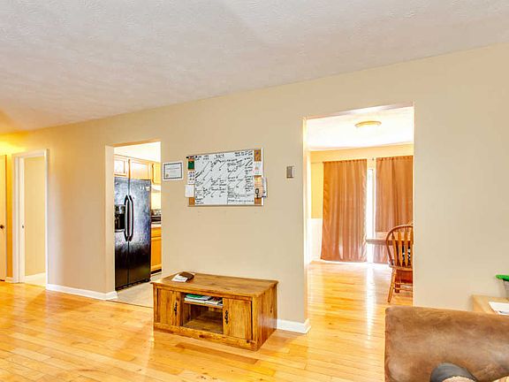 5th image of 6605 Greenview Dr