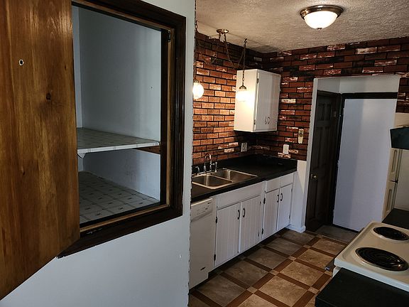 5th image of 3521 Seaway Dr