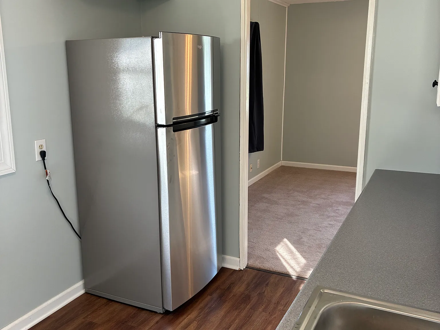 3 bed, 875 sqft, $1,700 — Photo 4