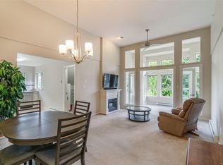 5670 Edgewater Ln #403, Nanaimo, BC V9T6K1