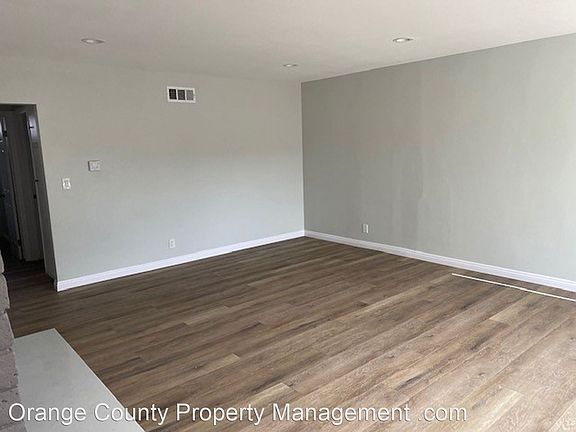 5th image of 2256 Miner St #1