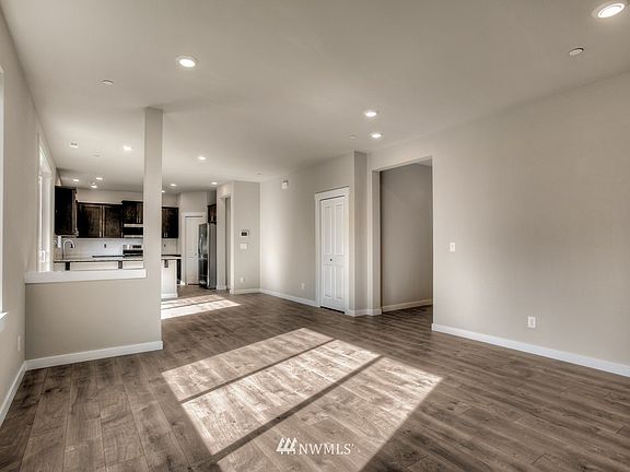 5th image of 28049 15 Avenue S #22
