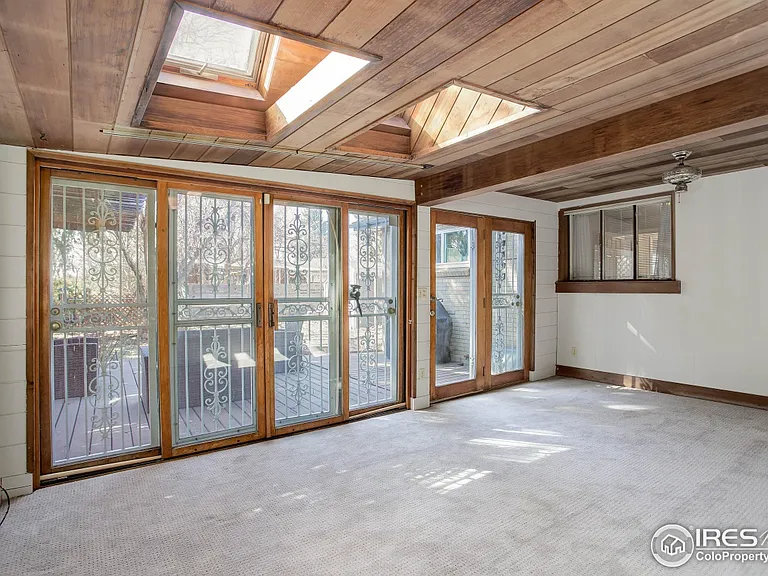 690 W Elmhurst Pl — Photo 26