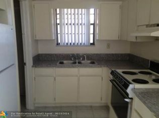 1014 SW 8th St, Hallandale Beach, FL 33009