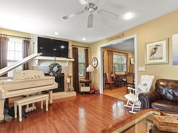 4th image of 117 Buermann Ave