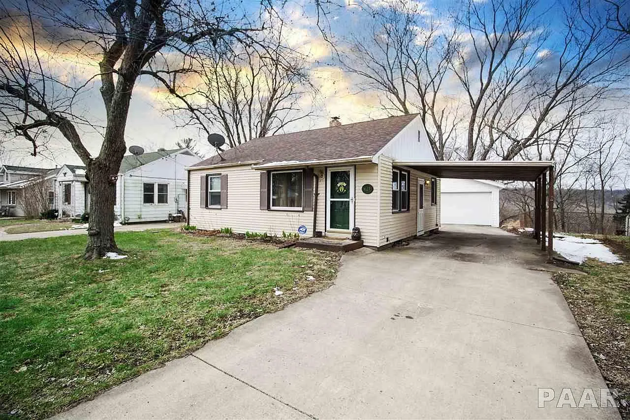 621 N Rohmann Ct photo 1