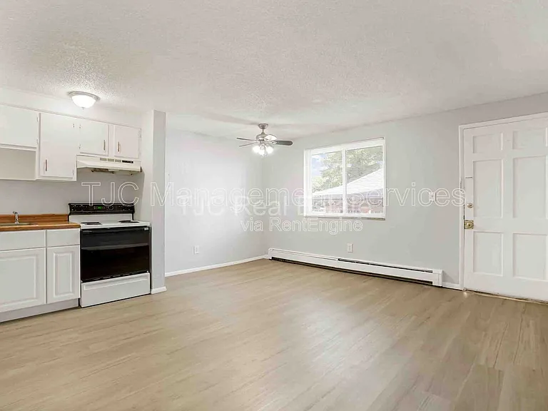 1138 N Corona St #105 — Photo 6