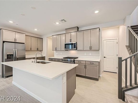 2nd image of 11451 Peak Landing Ave