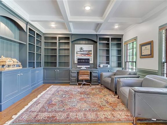 4th image of 707 Chestnut Hill Ct