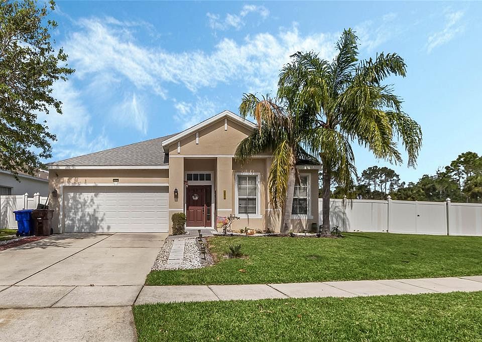 1st image of 601 Hacienda Cir
