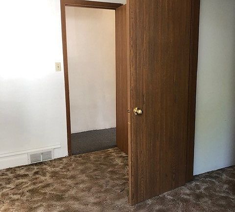 3rd image of 457 Summit Ave #Su457x-01