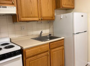11 Grove St APT 4, Boston, MA 02114