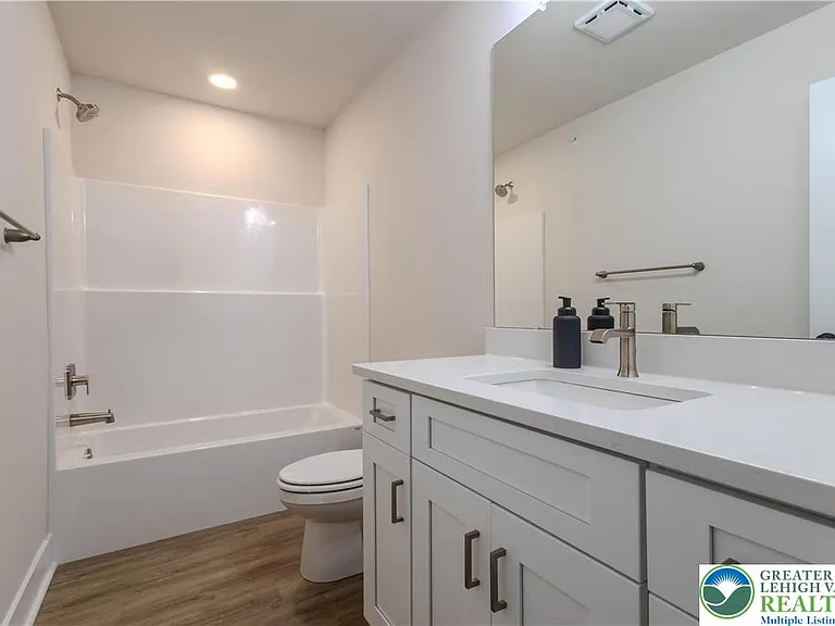 1411 Greenview Dr #24 — Photo 22