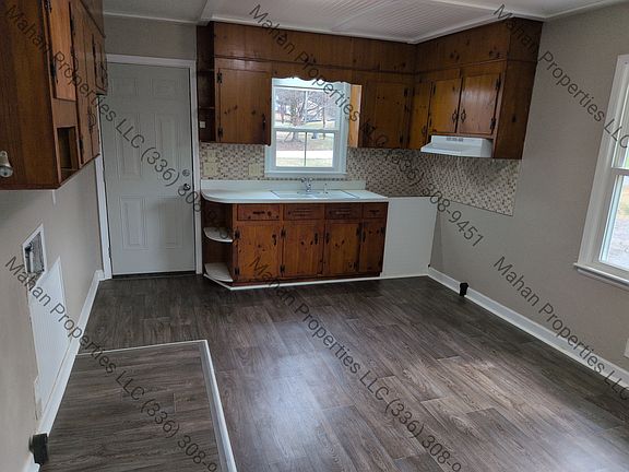 5th image of 583 Vance St