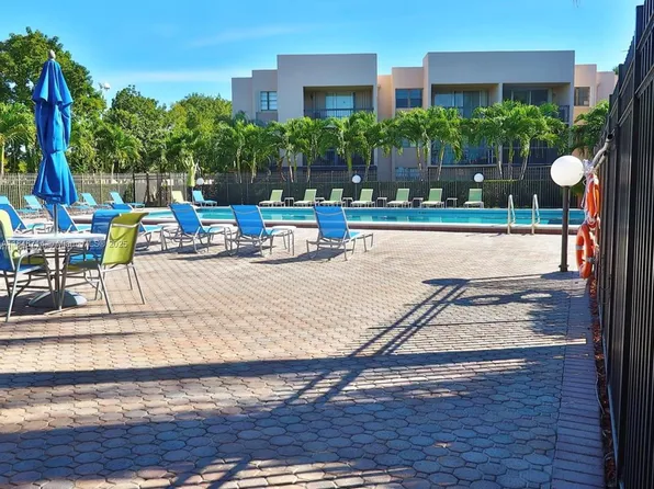 10425 SW 112th Ave APT 324, Miami, FL 33176