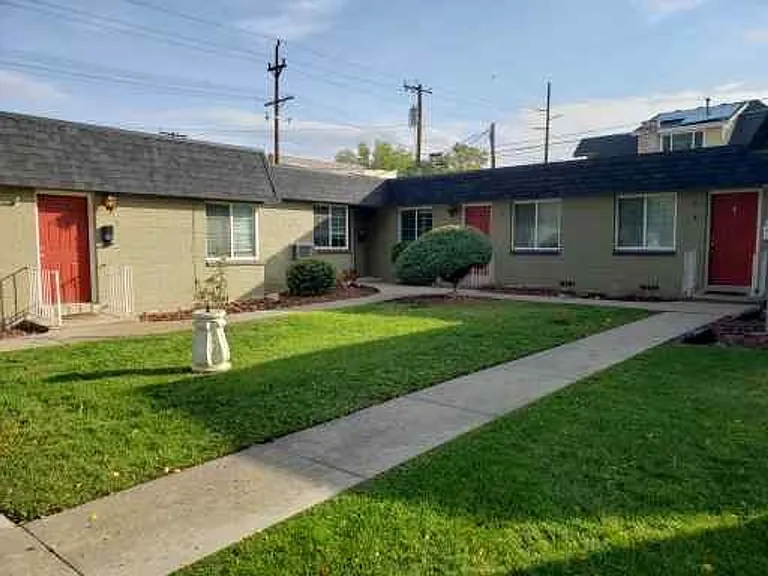 757 E Simpson Ave #7 — Photo 6