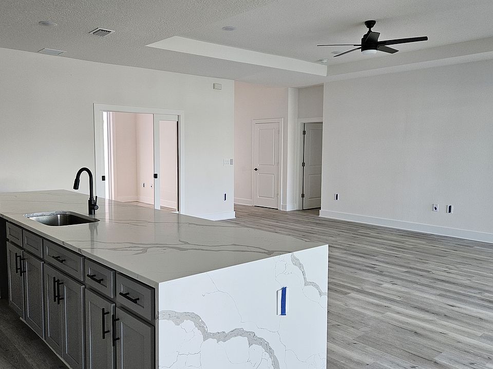 1st image of 8601 Calumet Blvd