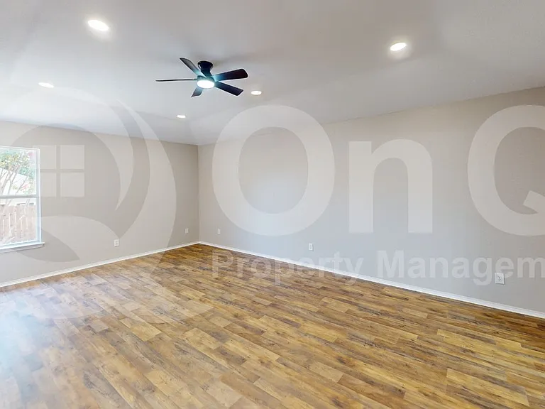 422 Blueberry Hill Ln — Photo 8