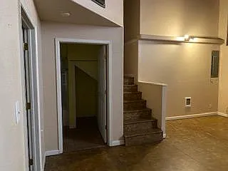 722 Main St. Apt 5 — Photo 2