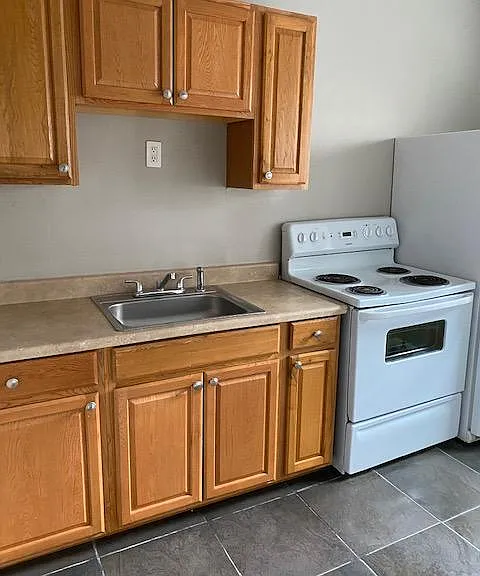 136 Chestnut St #5 — Photo 7