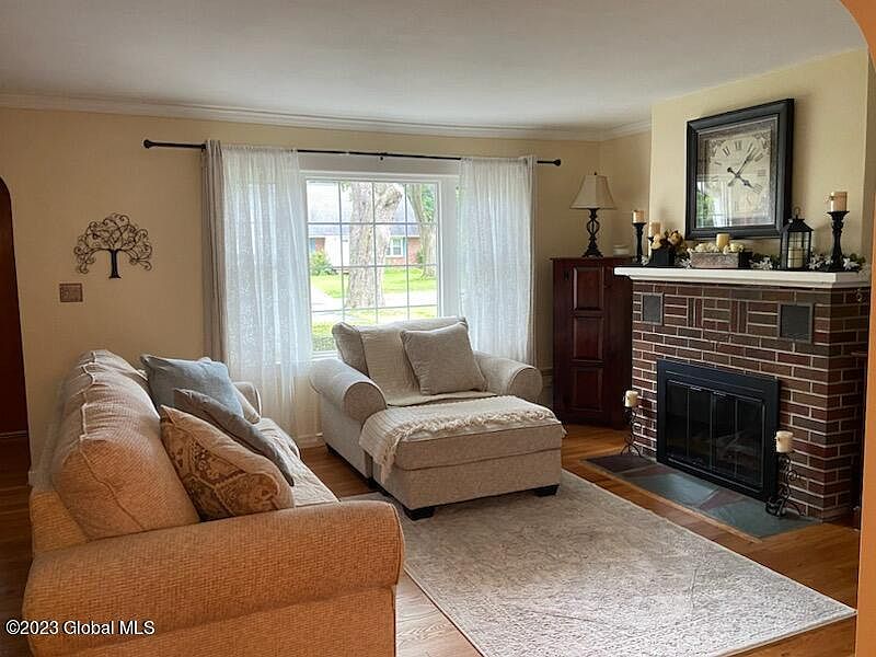3rd image of 209 Broad Street