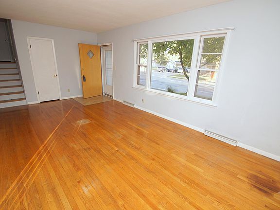 3rd image of 2103 W Central Park Ave