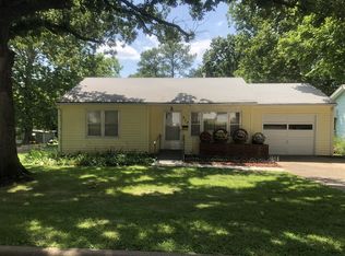 512 S Clay St, Nevada, MO 64772