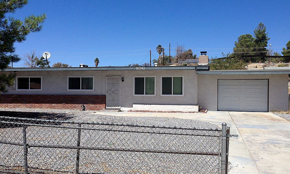 1st image of 16342 Lorene Dr