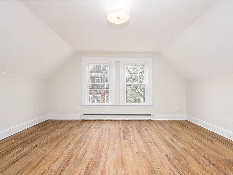 39 Perry St #3 — Photo 3