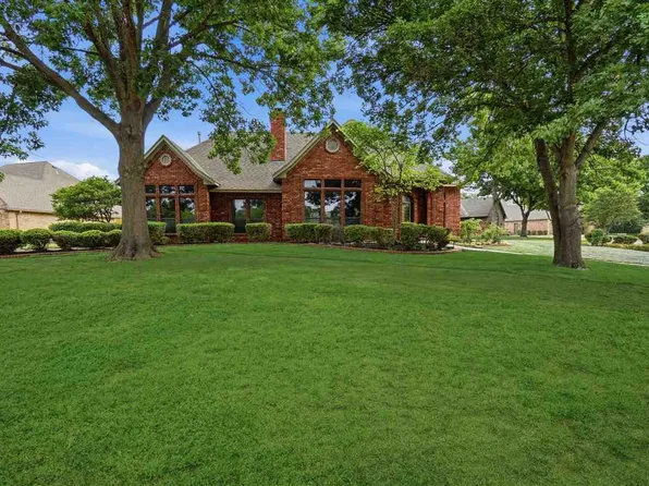 3102 NE Heritage Dr, Lawton, OK 73507