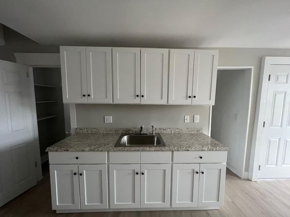 351 Sherman Ave Floor 3