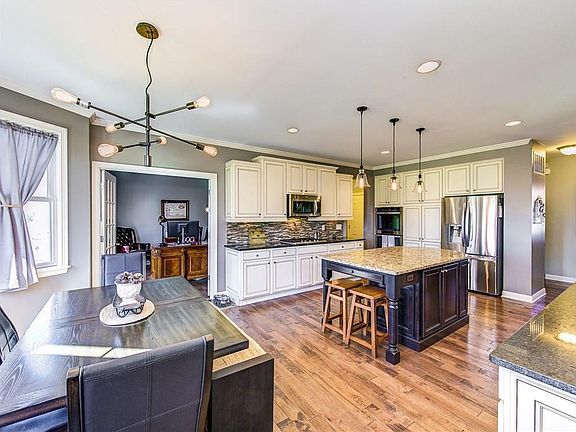 5th image of 11531 Willow Bend Dr