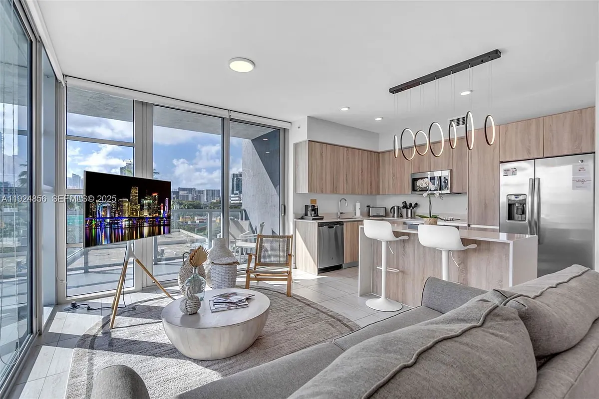 Building Photo - 3900 Biscayne Blvd #S-312
