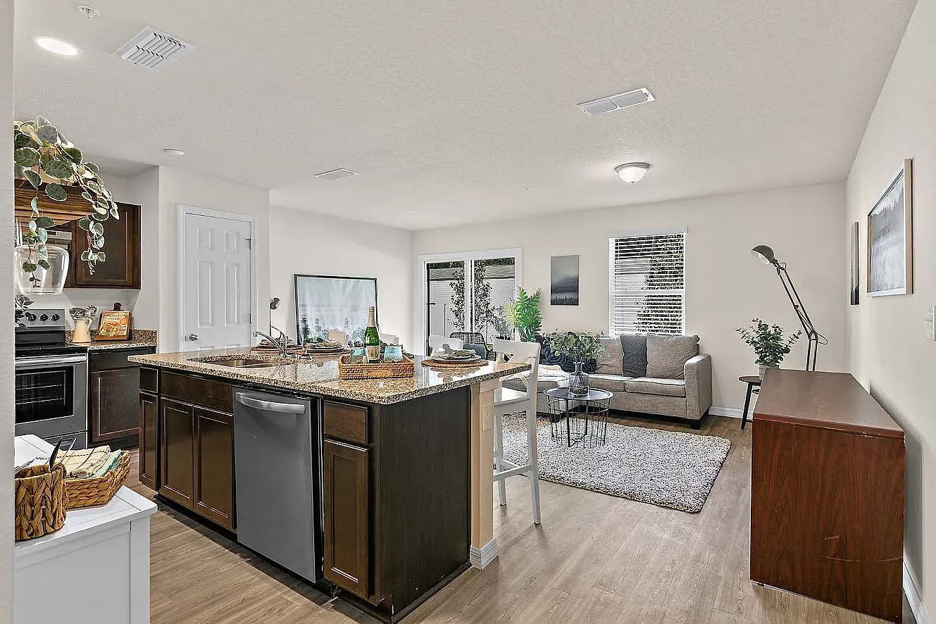 Mailes Quad Rental — Photo 1