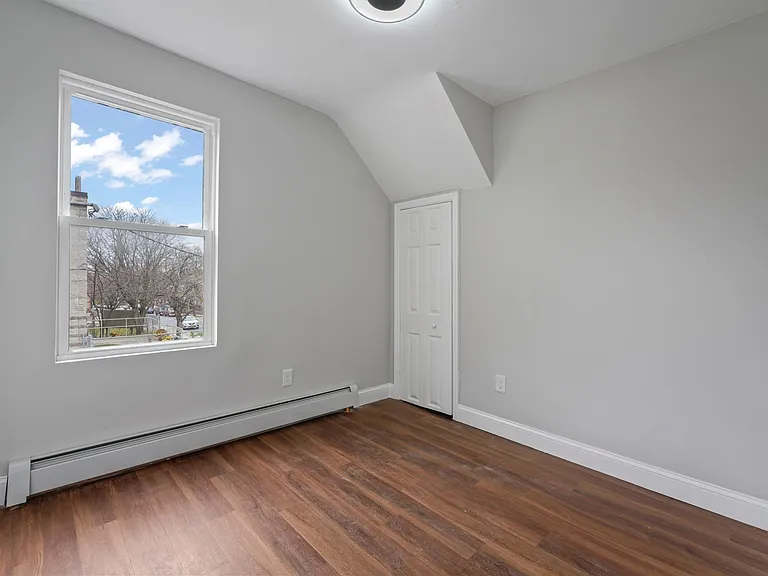 69 2nd St #2 — Photo 20