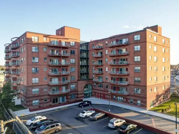 100 W Squantum St APT 111, Quincy, MA 02171