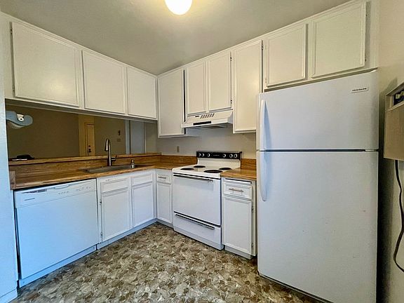 5th image of 7506 Parkway Dr Unit 108