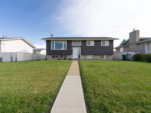 5019 46th St, Lamont, AB T0B 2R0