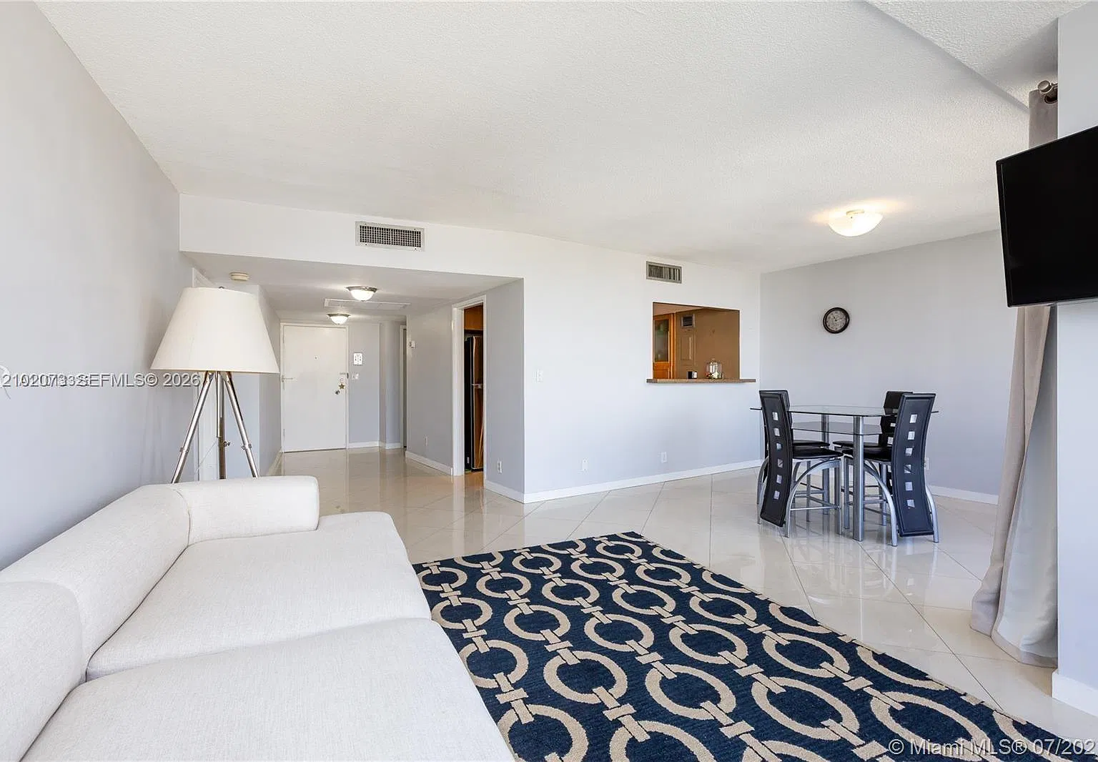 King Cole Condo — Photo 2