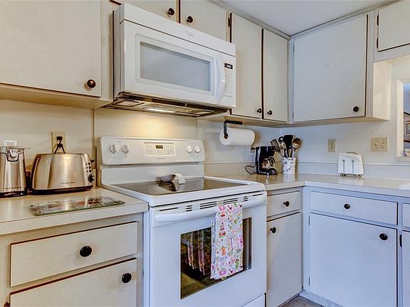 5th image of 2526 Royal Pines Cir #22-C