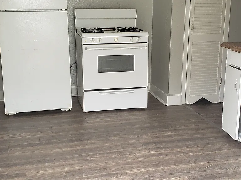Kitchen Dining Area