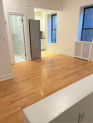 2nd image of 231 Lexington Ave APT 1C
