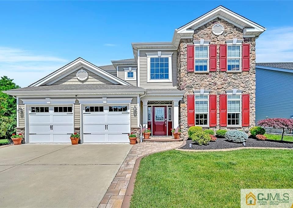 1st image of 29 Michelangelo Dr S
