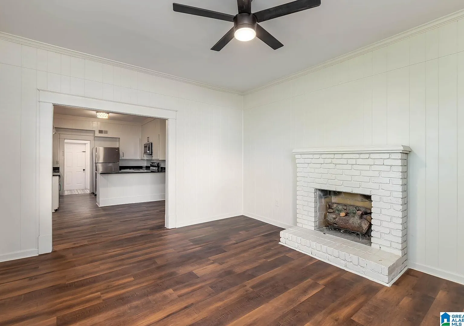 3 bed, 2.0 bath, $2,400 — Photo 1