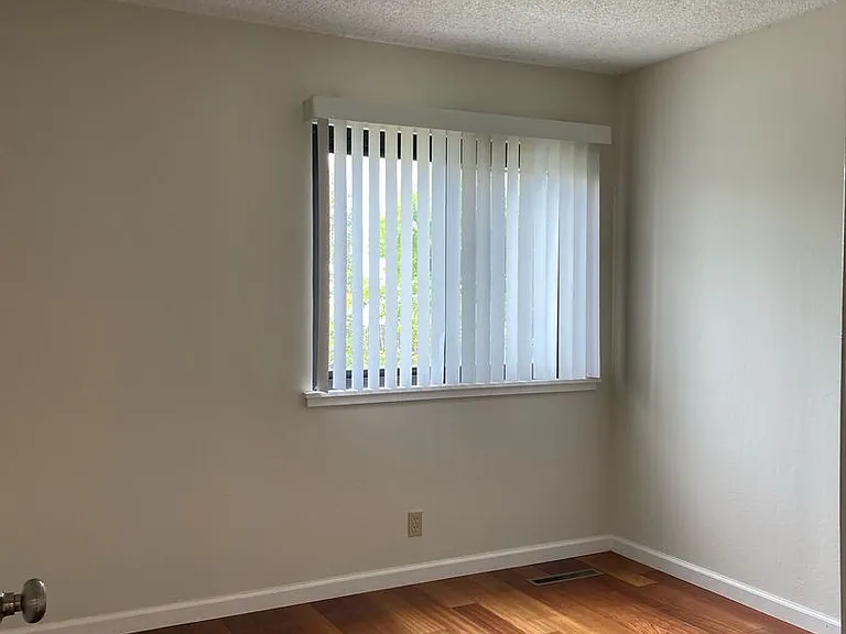 3423 Catalina Ave — Photo 10