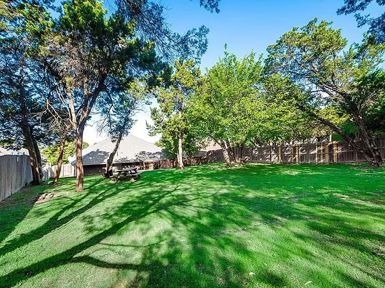 6820 Mountain Cedar Ln — Photo 14